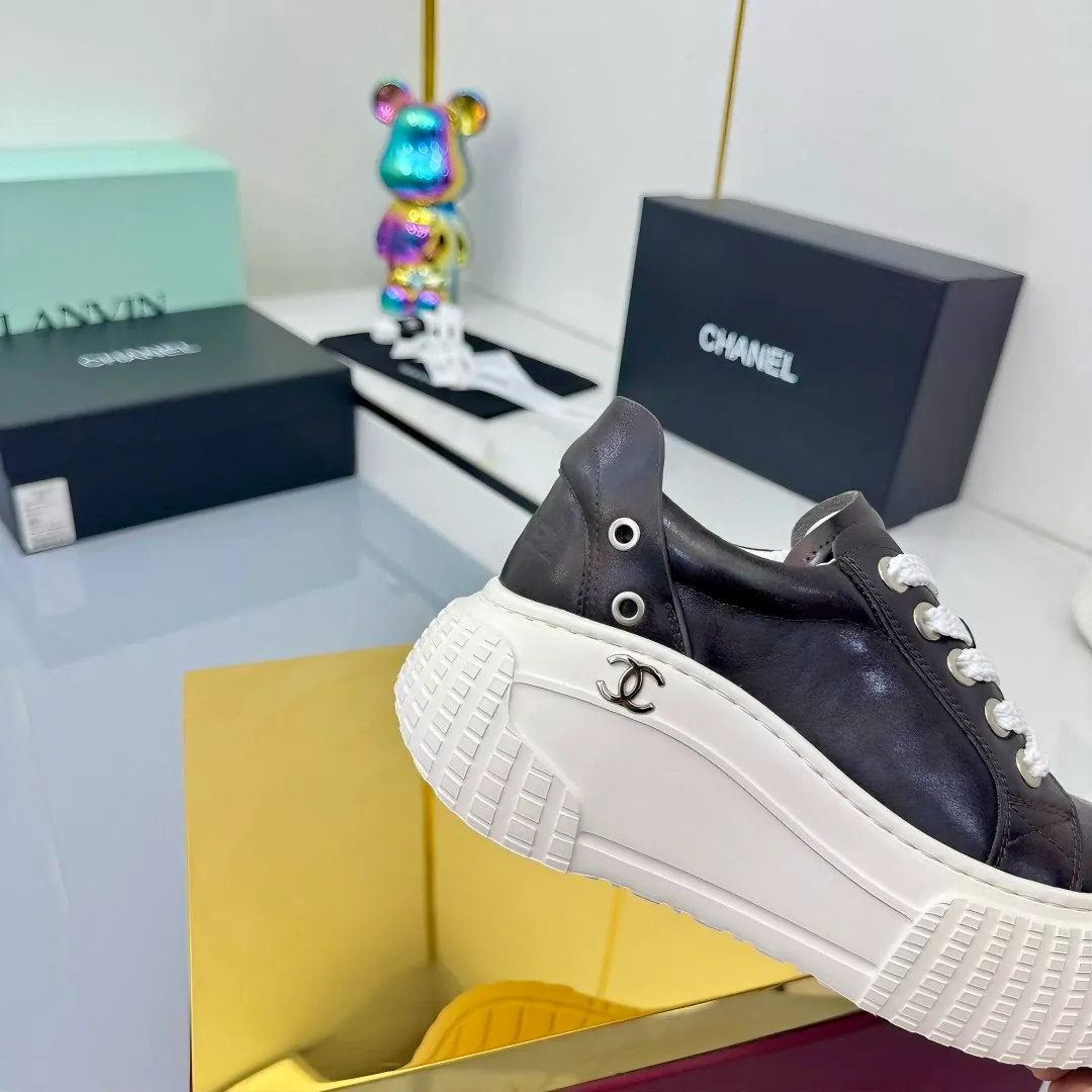 👟👟Ex-factory price 640👟👟 Chanel bread shoes ~ original calfskin panda shoes Chanel 25C latest hot style panda black and white sports shoes casual sneakers Xiaoxiang hot item classic black and white panda color coco girls must pay Fabric: original custom mixed sheepskin lining: original imported breathable mesh lining outsole: Original molded rubber + TPU combination Size: Women's 35-41